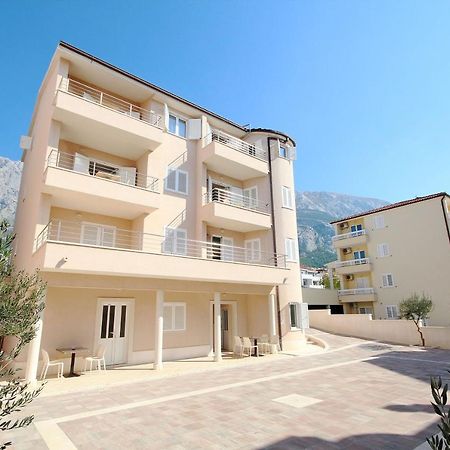 Apartment Domo Макарска Экстерьер фото