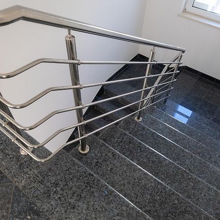 Apartment Domo Макарска Экстерьер фото