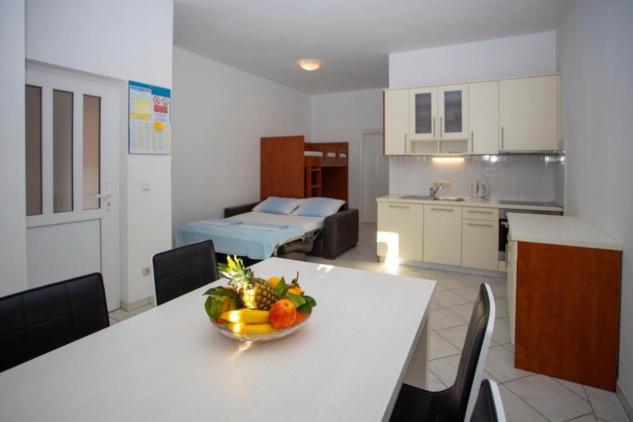 Apartment Domo Макарска Экстерьер фото
