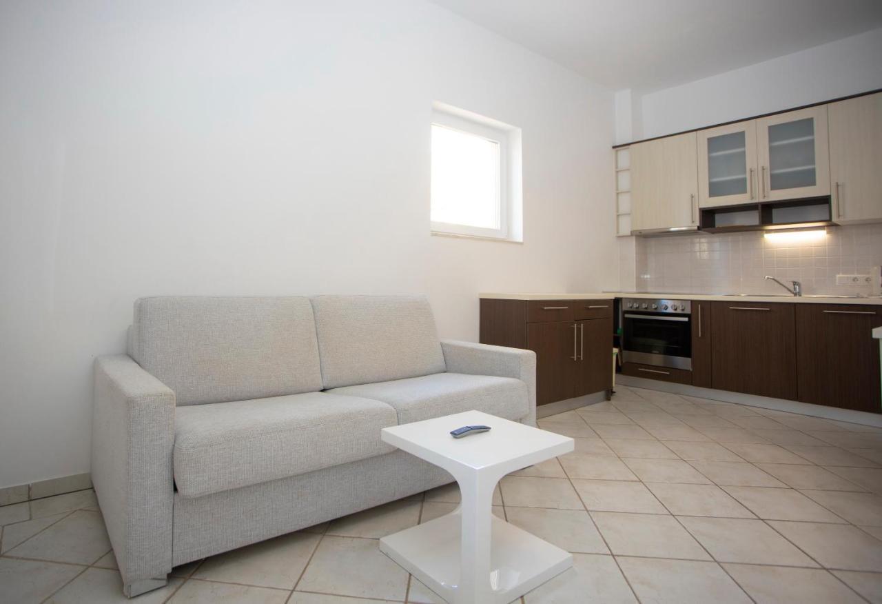 Apartment Domo Макарска Экстерьер фото
