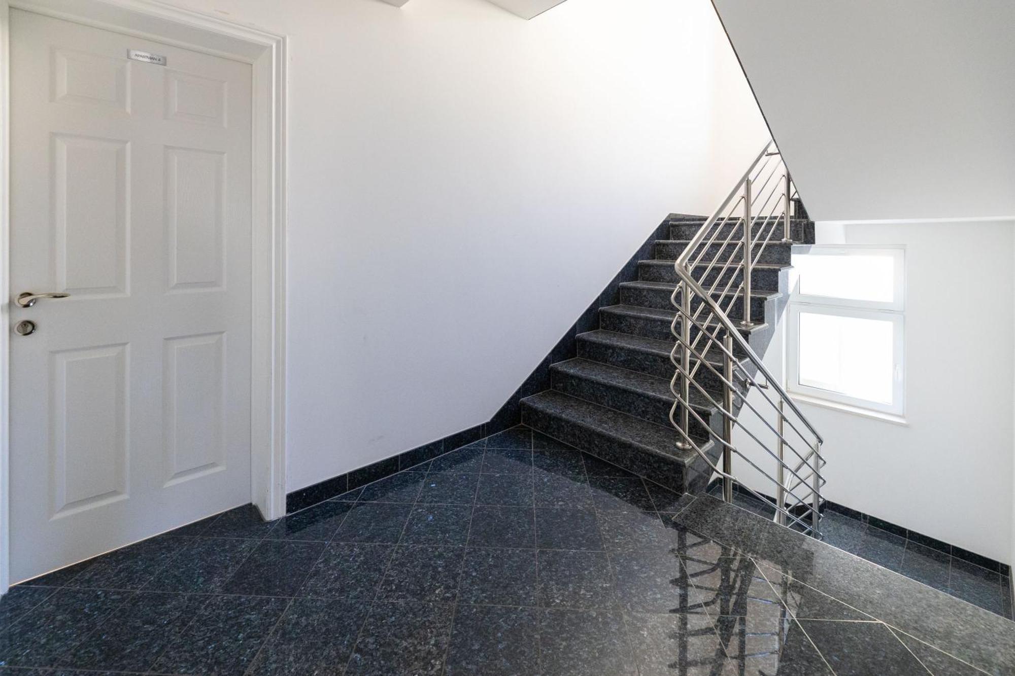Apartment Domo Макарска Экстерьер фото