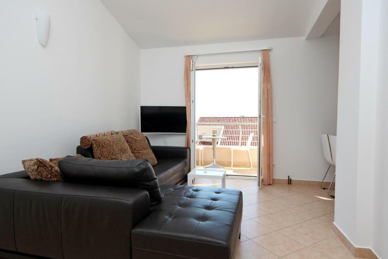Apartment Domo Макарска Экстерьер фото