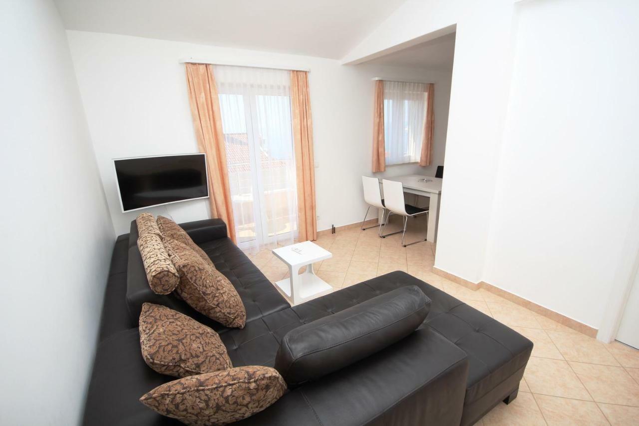 Apartment Domo Макарска Экстерьер фото