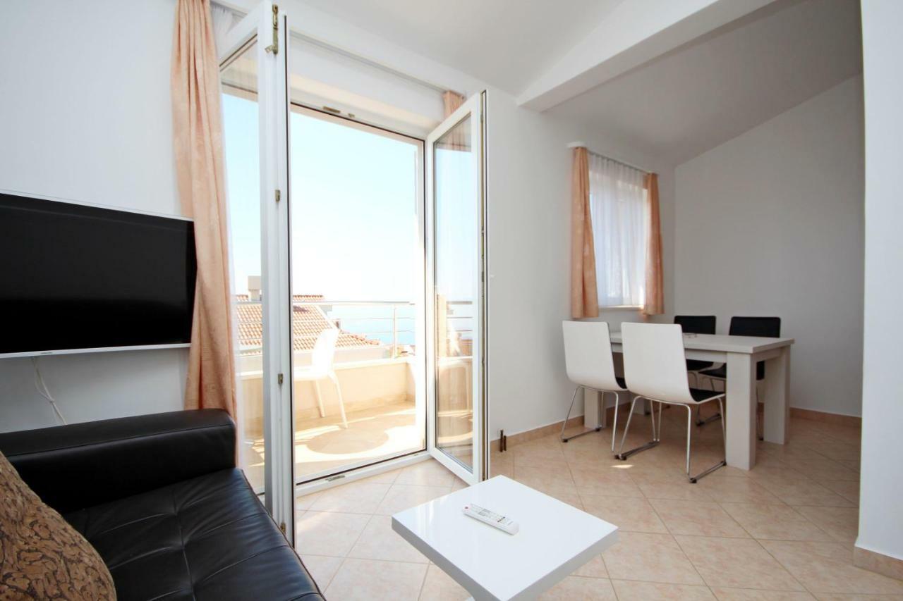 Apartment Domo Макарска Экстерьер фото
